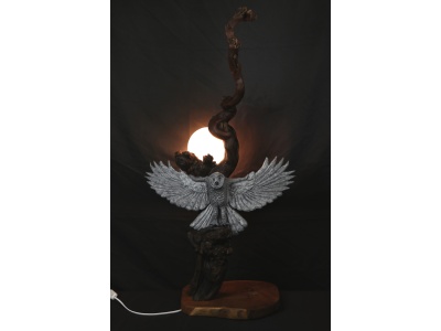 lampe-ambiance-pied-vigne-bois-rsine-led-chouette-clair-de-lune-noctua-in-lumine-lunari-5