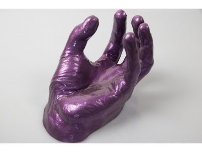 sculpture-rsine-support-tlphone-main-violet-nacr-6b